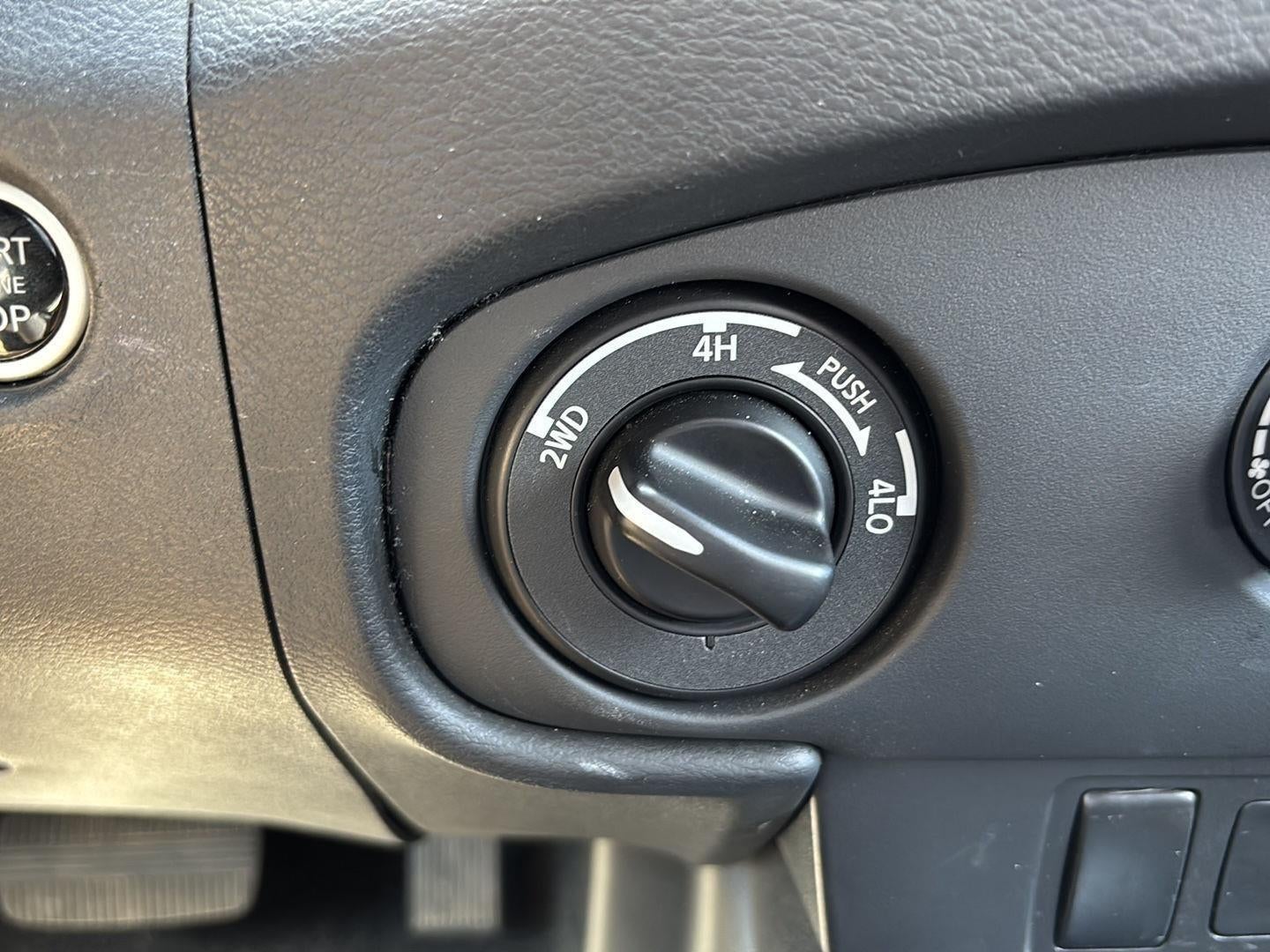 2024 Nissan Frontier SV