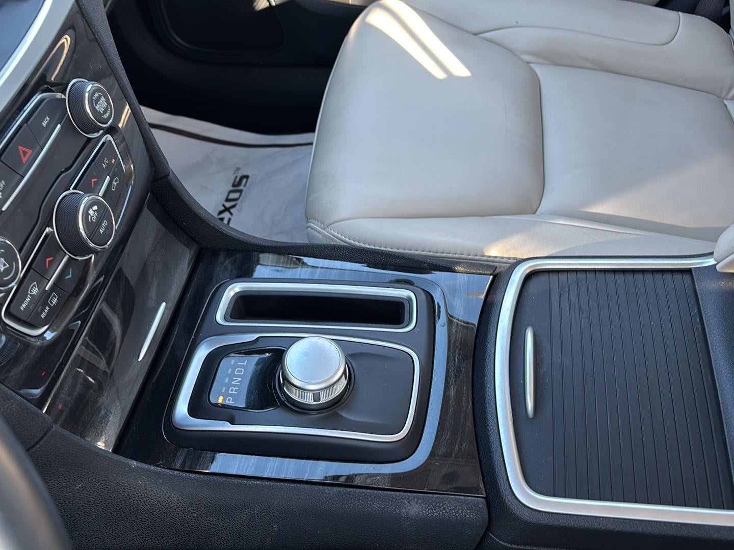 2015 Chrysler 300 Limited