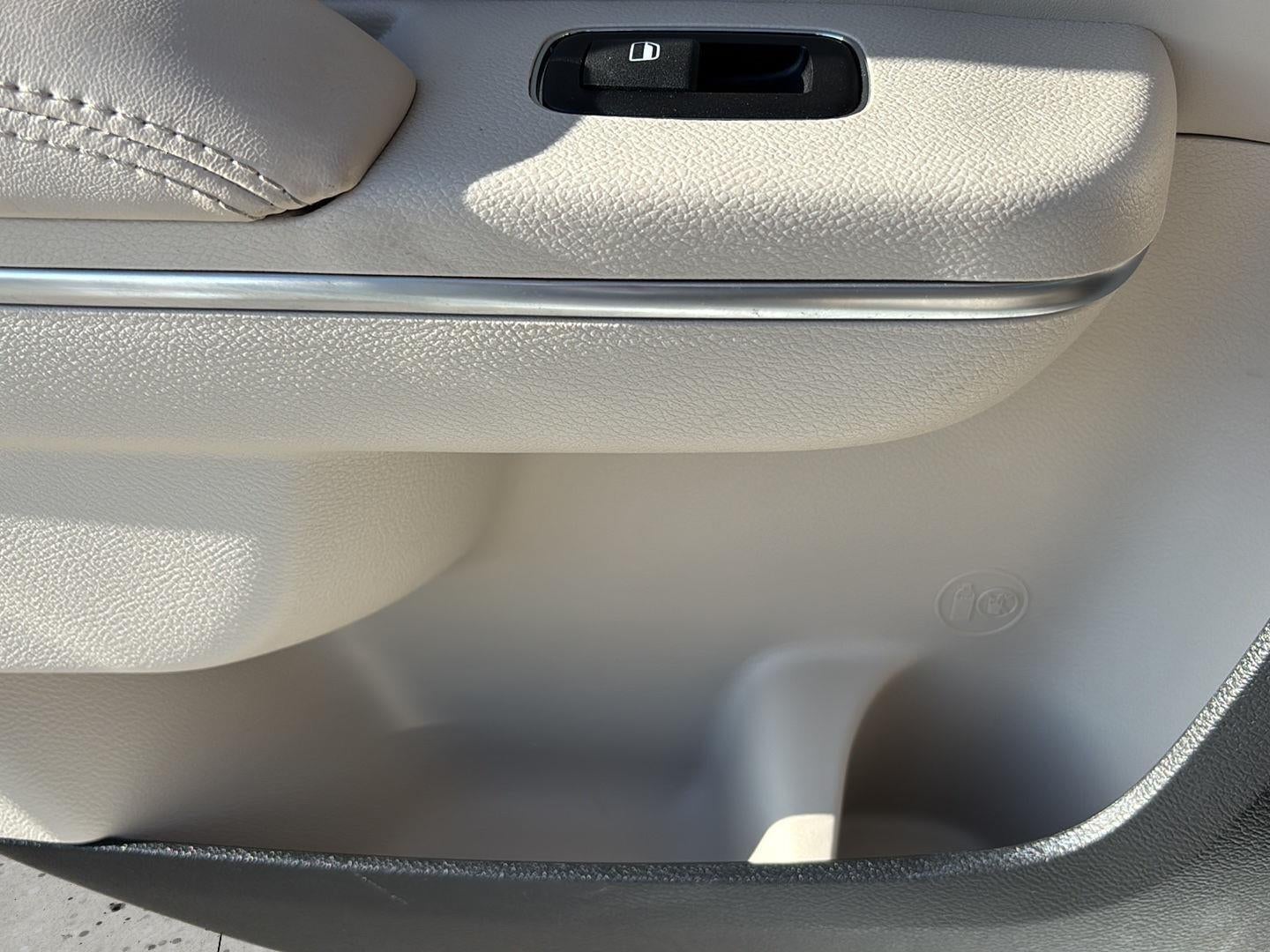 2015 Chrysler 300 Limited