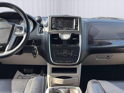 2015 Chrysler Town & Country Touring