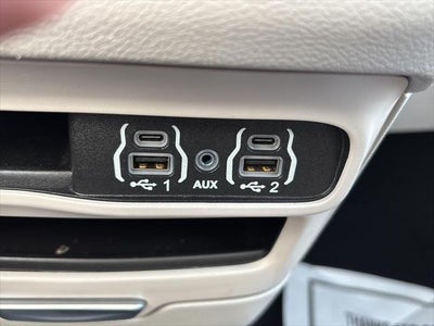 2022 Chrysler Voyager LX