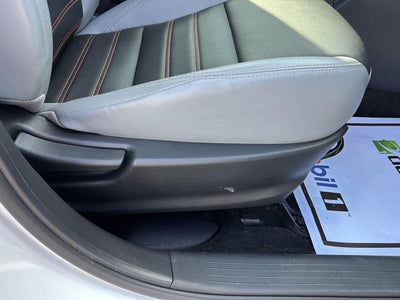 2022 Nissan Kicks SR