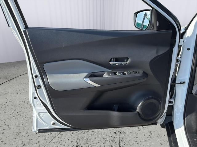 2022 Nissan Kicks SR