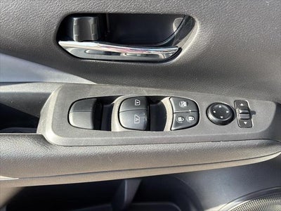 2022 Nissan Kicks SR