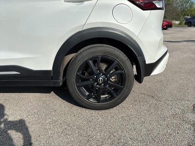 2022 Nissan Kicks SR