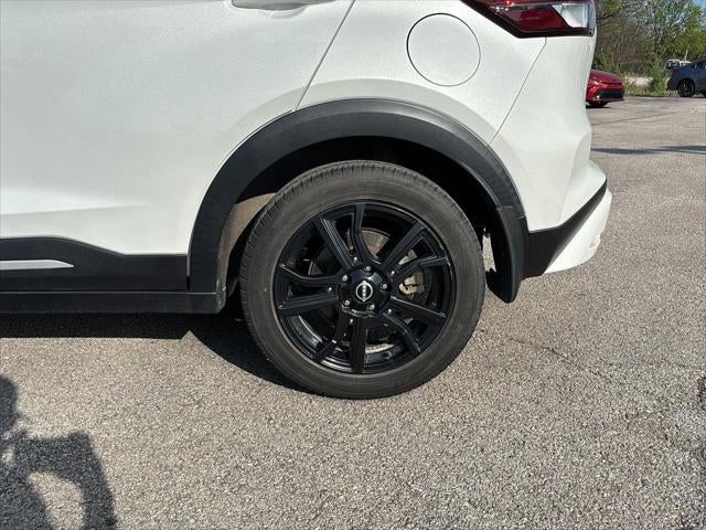 2022 Nissan Kicks SR