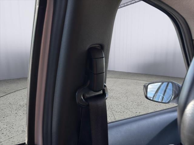 2022 Nissan Kicks SR