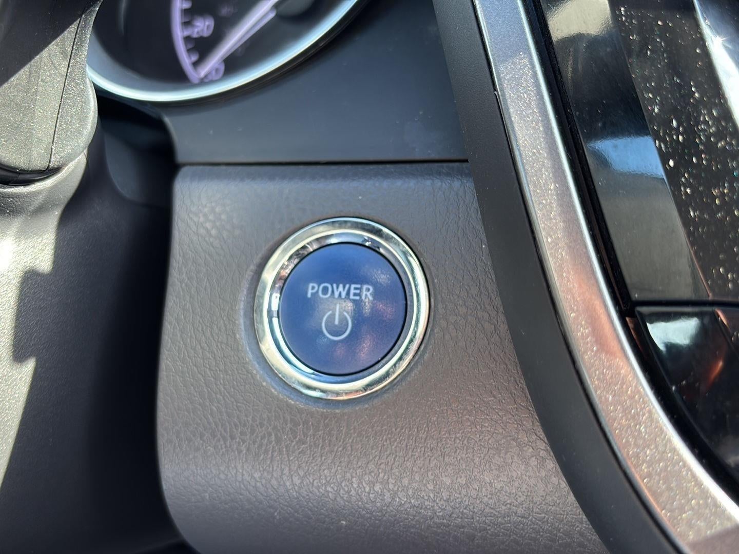 2022 Toyota Camry Hybrid LE