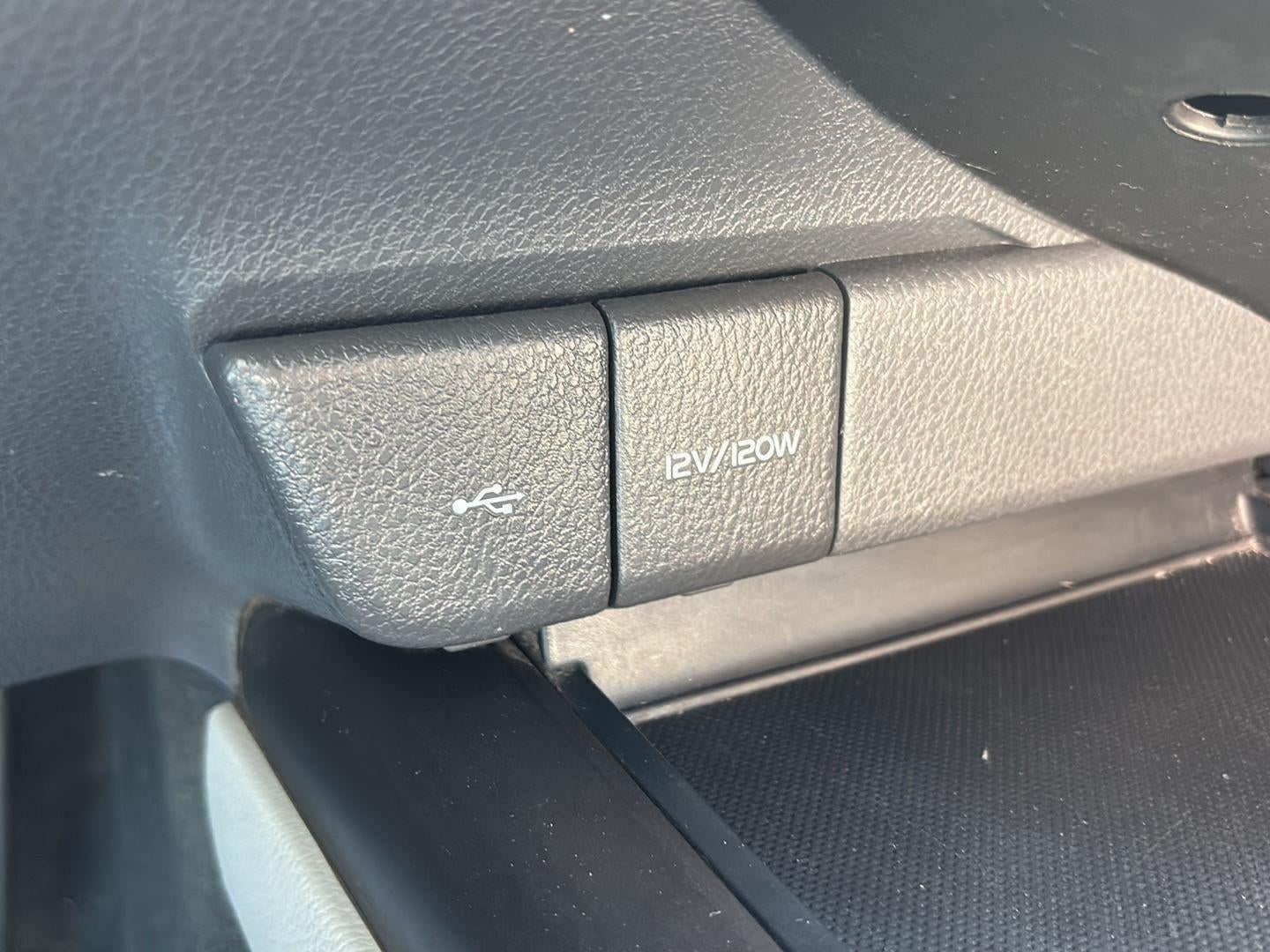 2022 Toyota Camry Hybrid LE