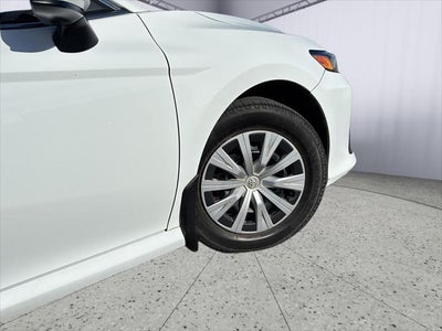 2022 Toyota Camry Hybrid LE