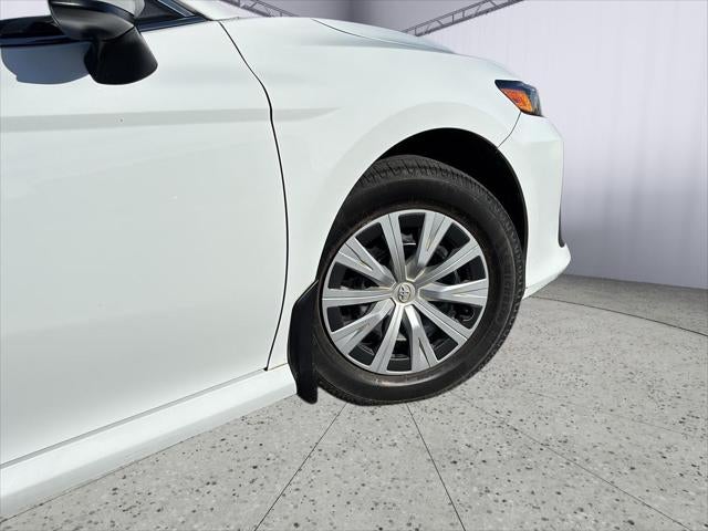 2022 Toyota Camry Hybrid LE