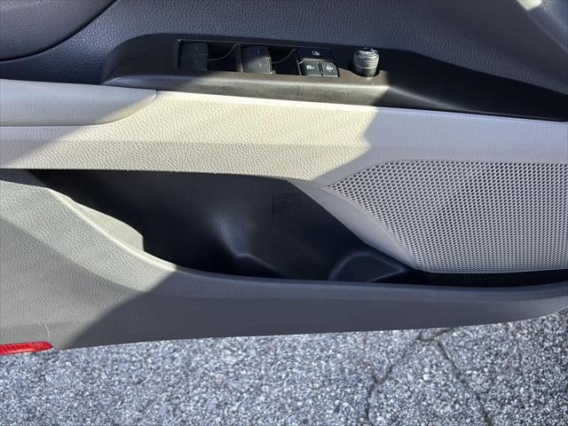 2022 Toyota Camry Hybrid LE