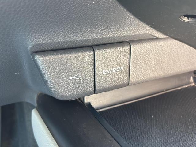 2022 Toyota Camry Hybrid LE