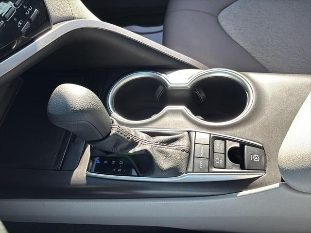 2022 Toyota Camry Hybrid LE