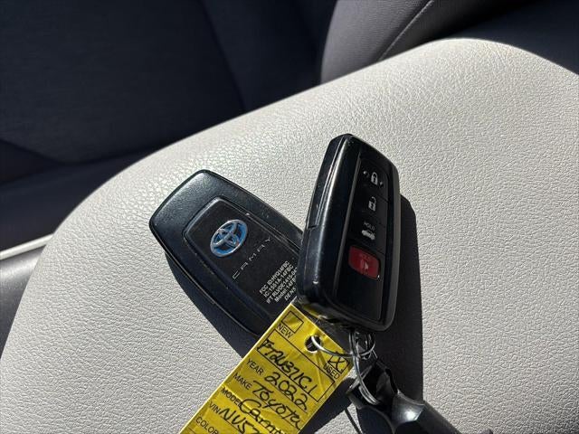 2022 Toyota Camry Hybrid LE