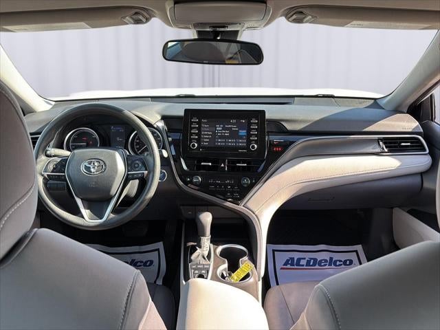 2022 Toyota Camry Hybrid LE