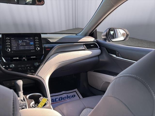 2022 Toyota Camry Hybrid LE