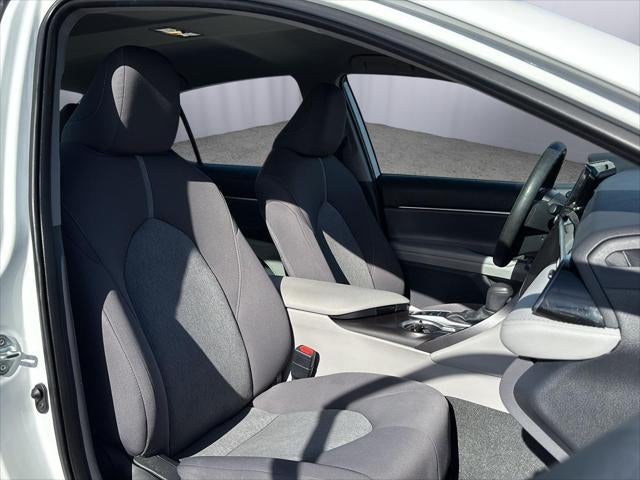 2022 Toyota Camry Hybrid LE