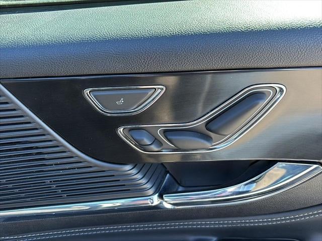 2022 Lincoln CORSAIR Base