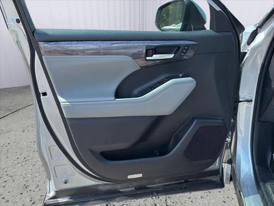 2024 Toyota Highlander Platinum