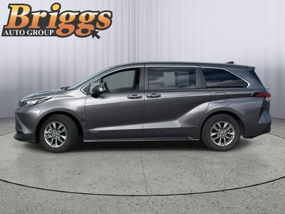 2021 Toyota Sienna LE