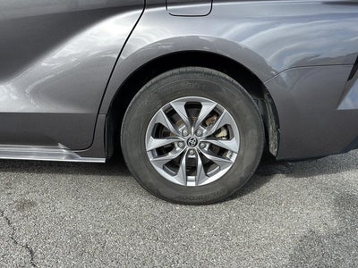 2021 Toyota Sienna LE