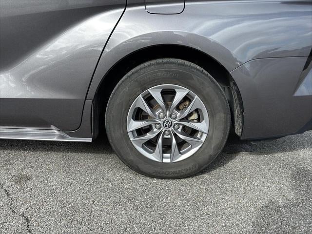 2021 Toyota Sienna LE