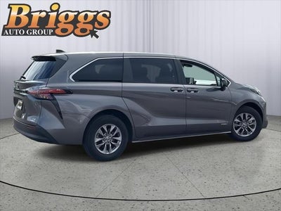 2021 Toyota Sienna LE